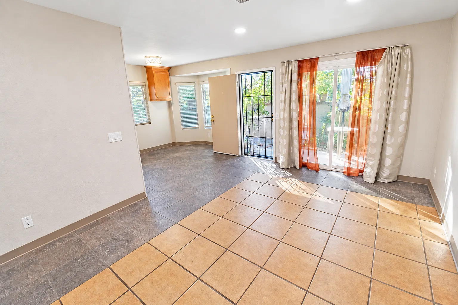 4 bed, 1404 sqft, $3,100 — Photo 4