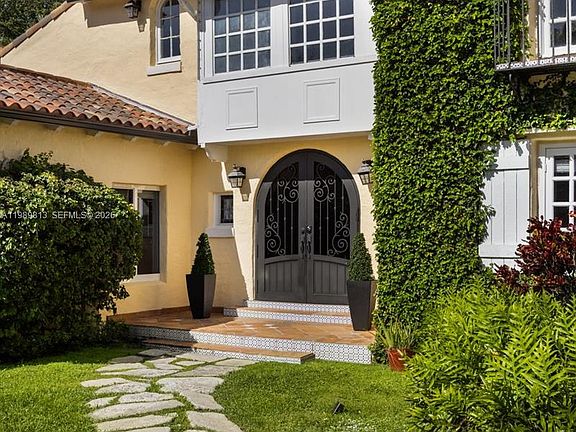 4th image of 4206 Alhambra Cir