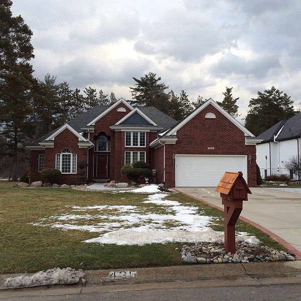 1st image of 435 River Woods Dr