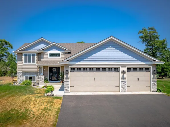 6032 Fuller Cir, Wyoming, MN 55092