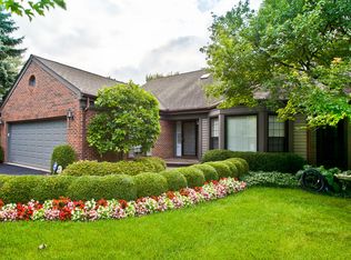 88 Warrington Dr, Lake Bluff, IL