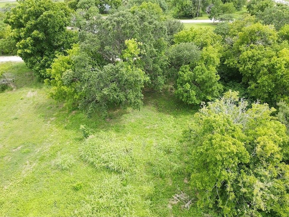 1st image of 215 2nd Ave N