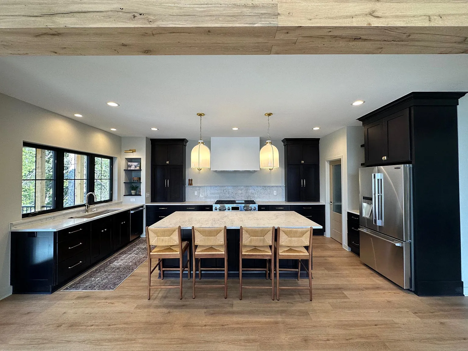 4 bed, 3.5 bath, 3057 sqft, $8,000 — Photo 1