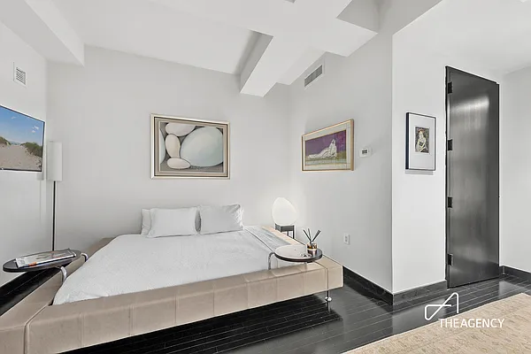 Rented by The Agency | media 4