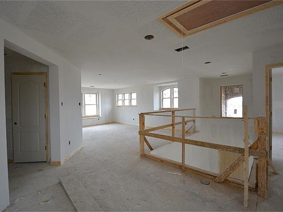 5th image of 1018 Worth Creek Lane