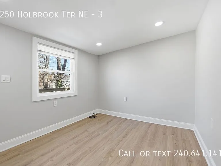 1250 Holbrook Ter NE #3 — Photo 10
