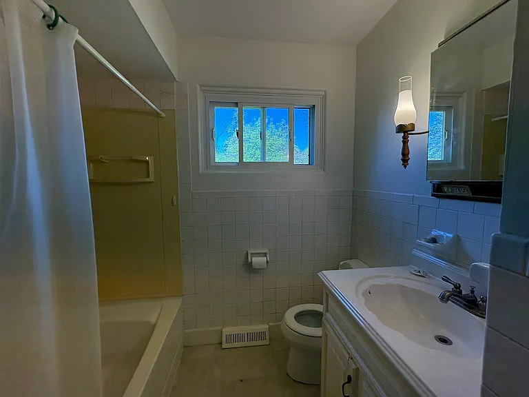 4548 Garfield Rd — Photo 7