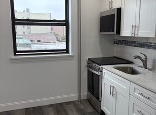 25-53 34th St #13, Astoria, NY 11103