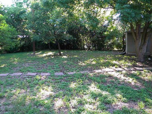 5th image of 105 Riverpark Dr