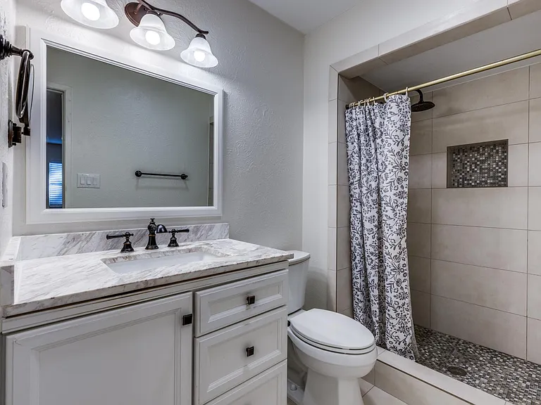 1507 Auburn Dr — Photo 12