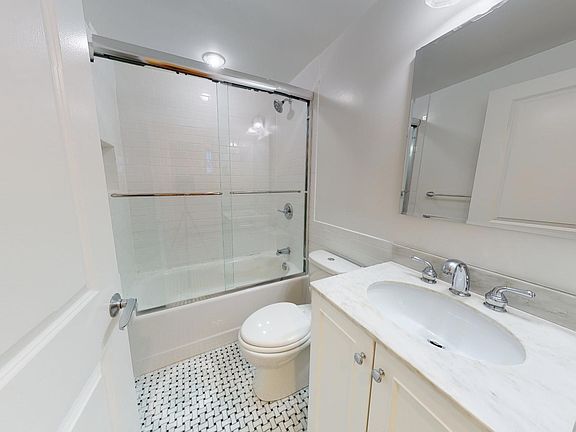 5th image of 20 Longwood Ave #A0504