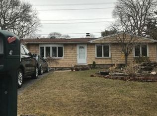 47 Rexmere Ave, Farmingville, NY 11738