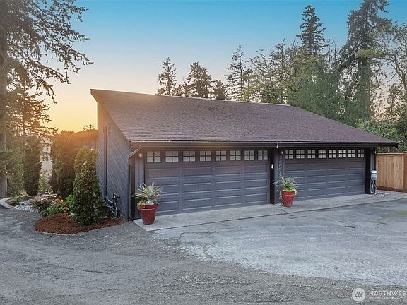 3rd image of 18631 E Spring Lake Drive SE