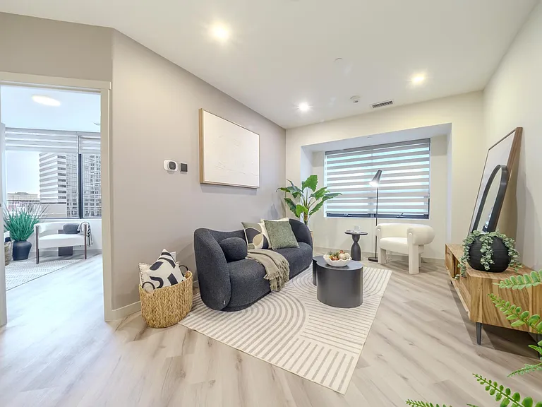 10020 101a Ave NW — Photo 57