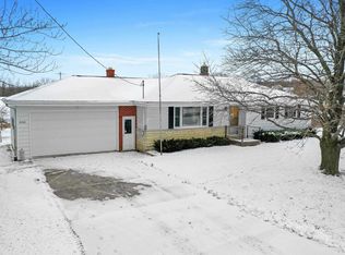 E246 S County Line Rd, Luxemburg, WI 54217