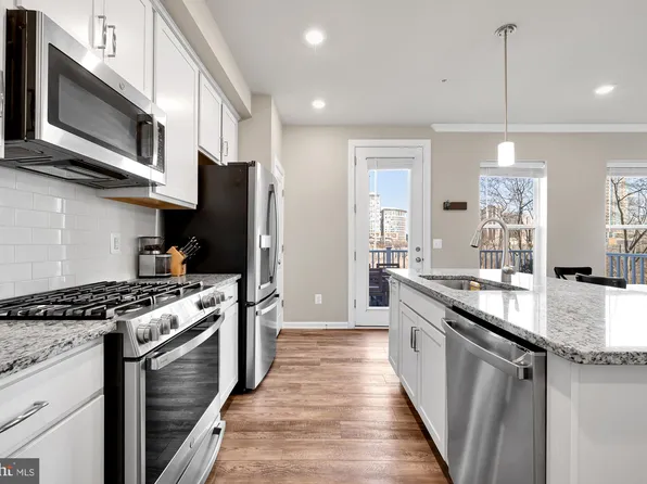 2382 Stella Pl Unit 16, Alexandria, VA 22303