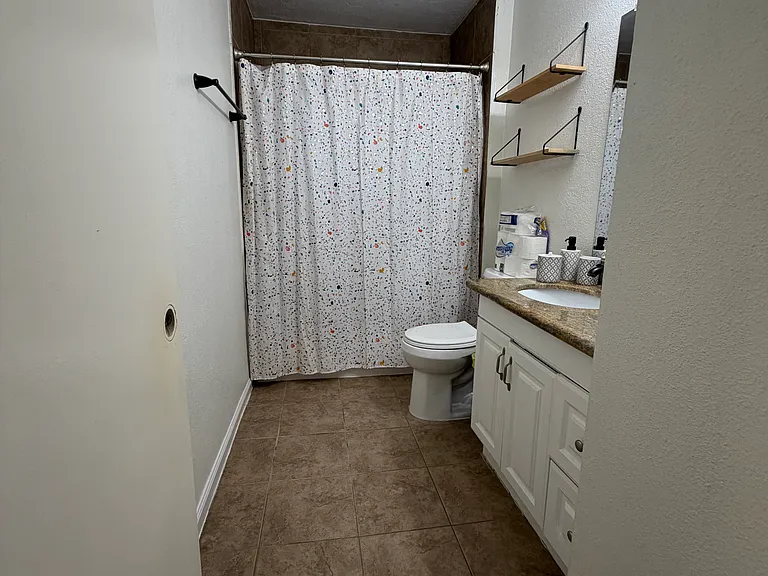 4234 Fleet Ln — Photo 8