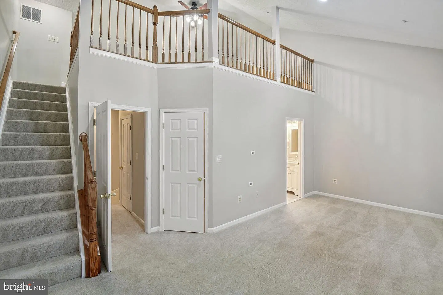 4 bed, 4.0 bath, 2300 sqft, $3,250 — Photo 4