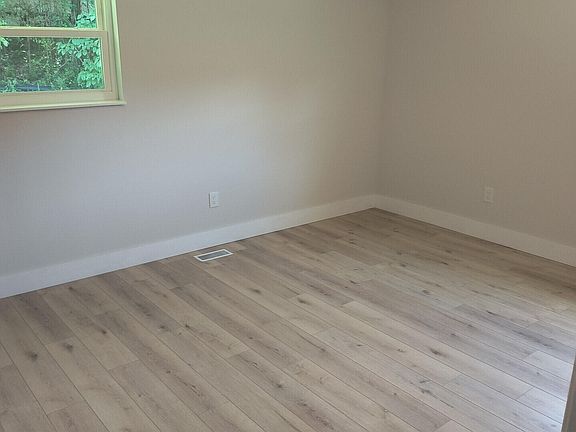3rd image of 439 Broyles Rd