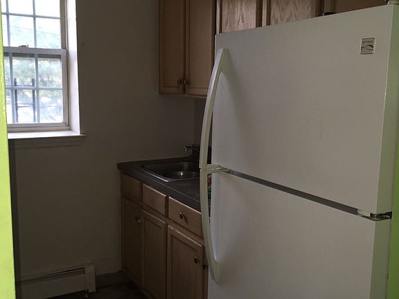 3rd image of 956 Freeman St #2nd