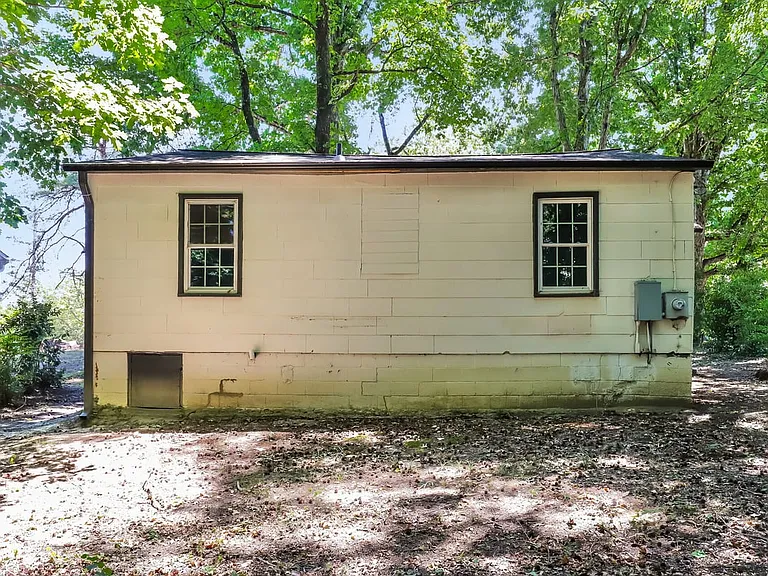 505 Henry Pl — Photo 14