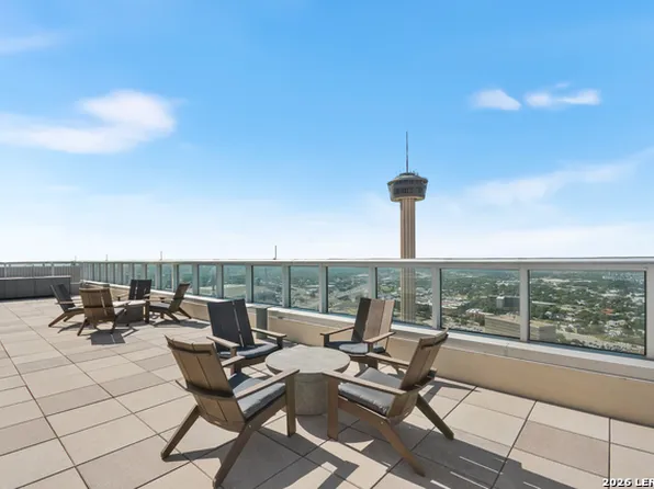 610 E Market St, San Antonio, TX