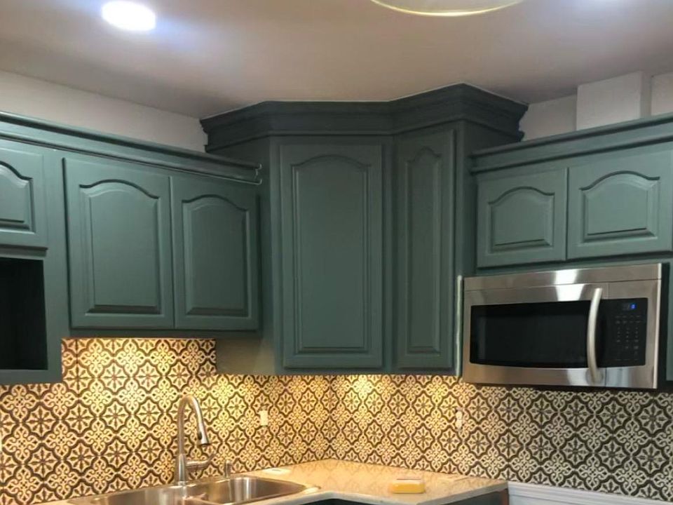 All Appliances included and under cabinet lighting