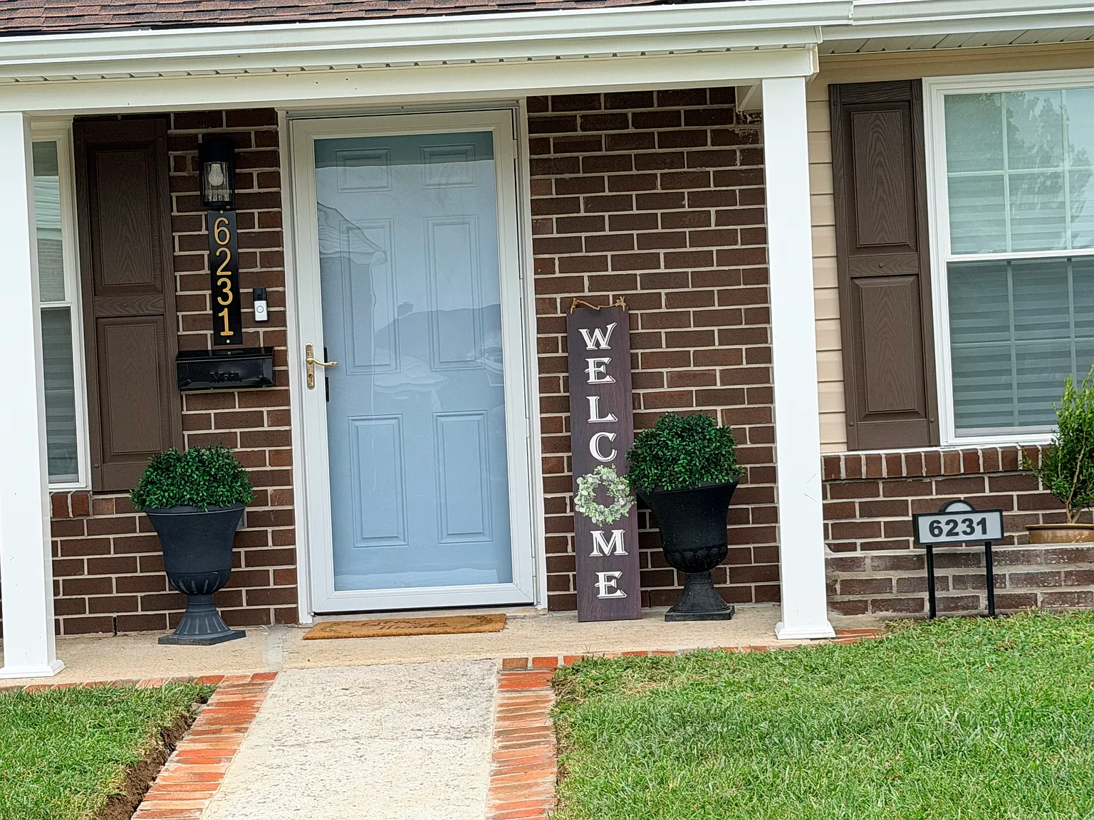 3 bed, 1114 sqft, $2,975 — Photo 2