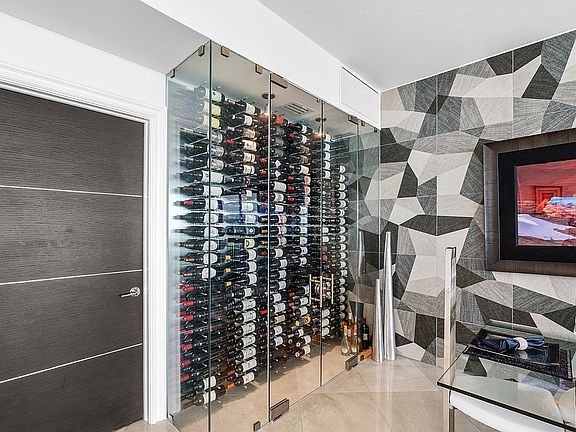 5th image of 900 Biscayne Blvd APT 5905