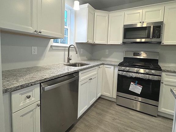 4th image of 525 Dock St #A