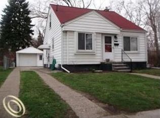 21628 Maple St, Saint Clair Shores, MI