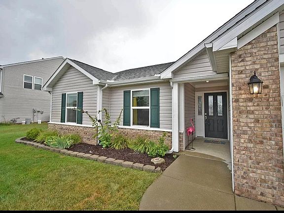 2nd image of 3280 Huxley Dr