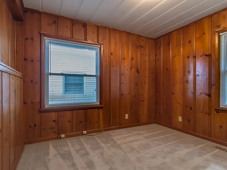 944 W Linwood St — Photo 9