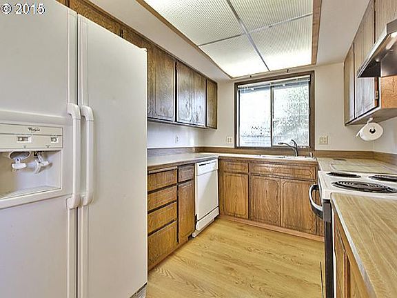 4th image of 2752 SE Cypress St