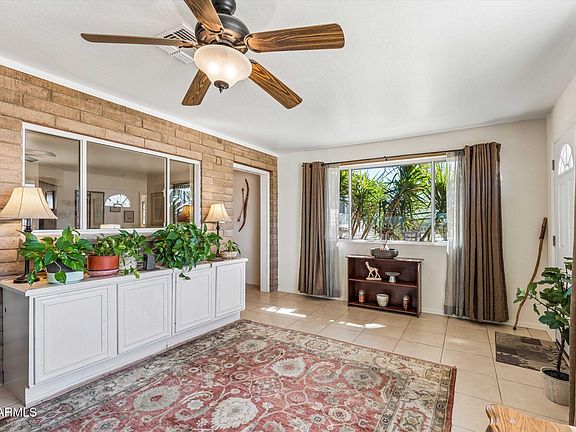 3rd image of 21508 W LONE MOUNTAIN Road