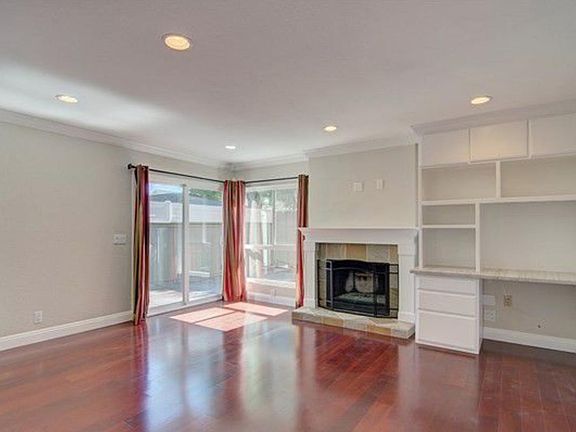 4th image of 2526 Poplar Ln