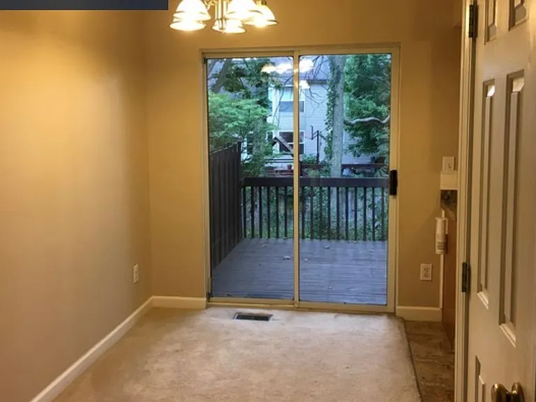 887 Philadelphia Dr — Photo 9
