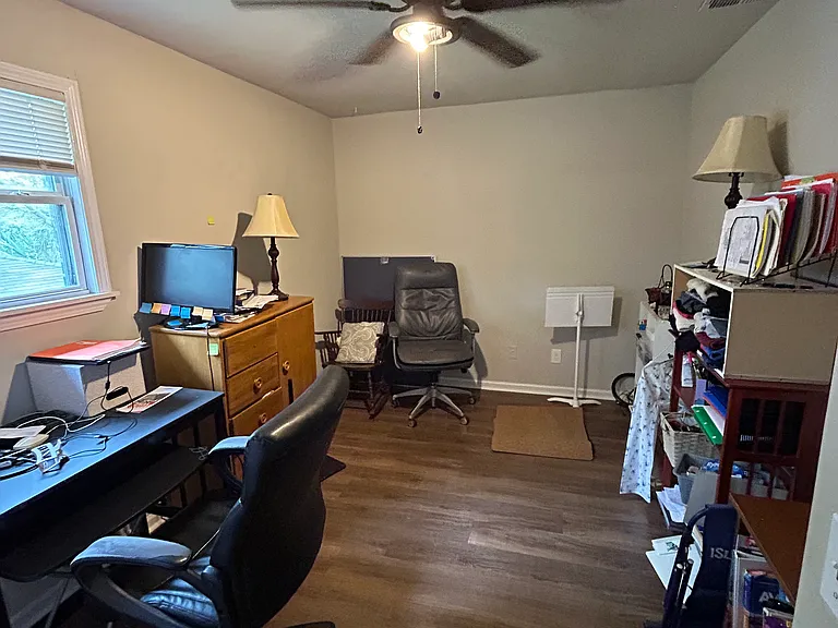 708 Yew St #5 — Photo 5