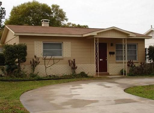 1st image of 752 44th Ave N