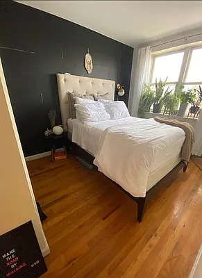 Rented by Standard Living Realty Inc | media 33