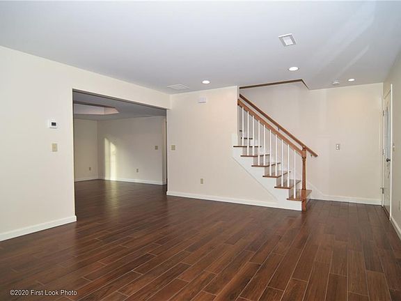 4th image of 30 Vineland Ave