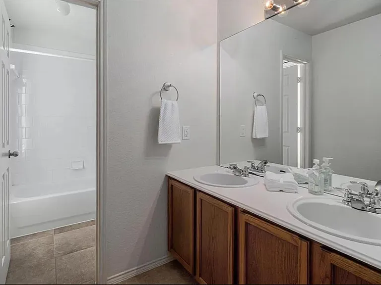 1017 Blue Jay Ln — Photo 5