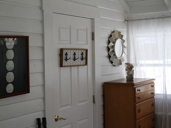Bonus room front entrance.