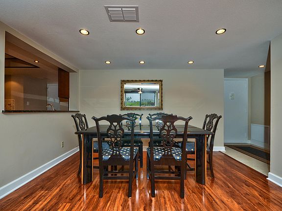 4th image of 2611 Bayshore Blvd APT 404