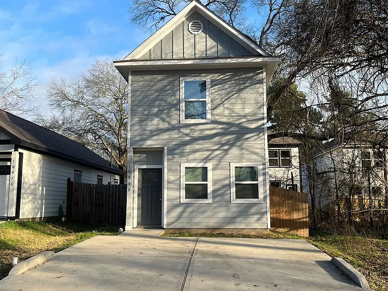 10978 Maywood St — Photo 2