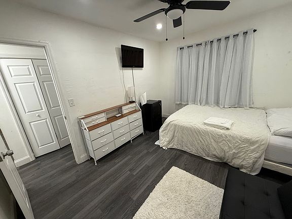 5th image of 6144 SW 30th St #W