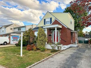 1530 Lincoln Ave, New Hyde Park, NY 11040