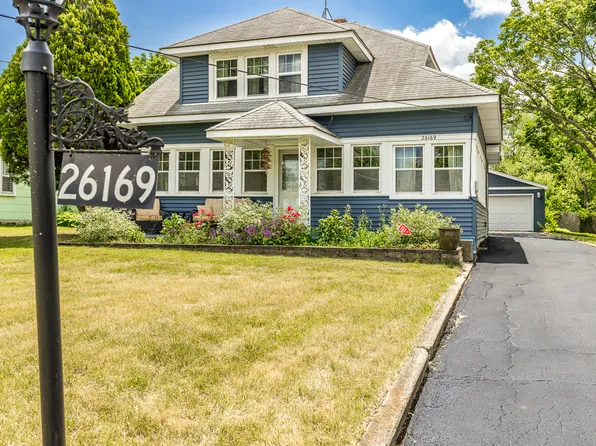 26169 W Lakeview Ave, Ingleside, IL 60041
