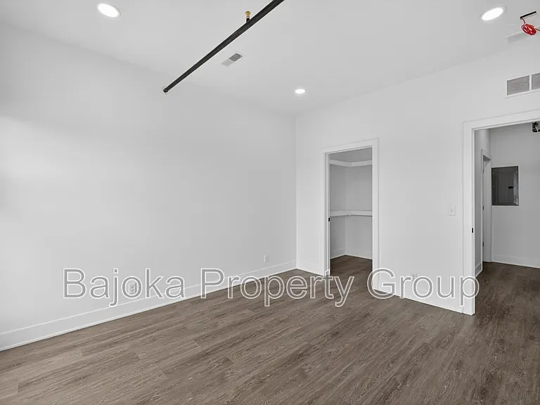 413 W Nine Mile Rd #415 — Photo 17