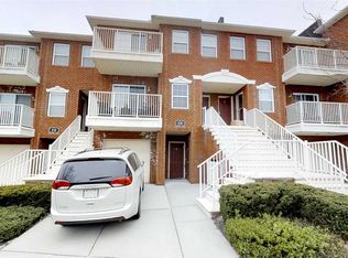 313B Weatherly Pl #84, College Point, NY 11356